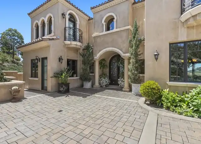 Property at 8039 El Cielo, Encinitas, CA, 92024, 5 beds, 6.5 baths, [object Object]