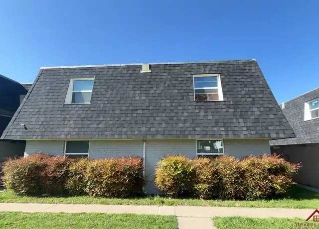 Property at 2111 NW Lindy Ave Unit H8, Lawton, OK, 73505, 2 beds, 1 bath, [object Object]
