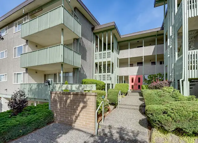 Photo of 11520 Greenwood Ave N, Seattle, WA 98133