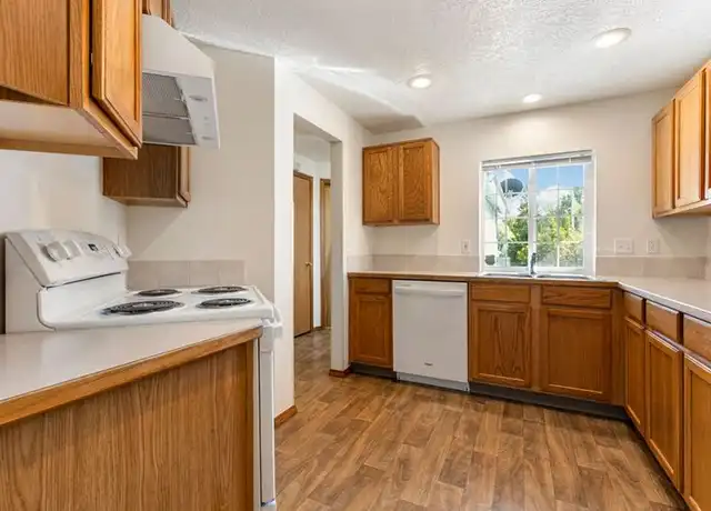 Property at 3947 SE 24th Ter, Gresham, OR, 97080, 2 beds, 2.5 baths, [object Object]