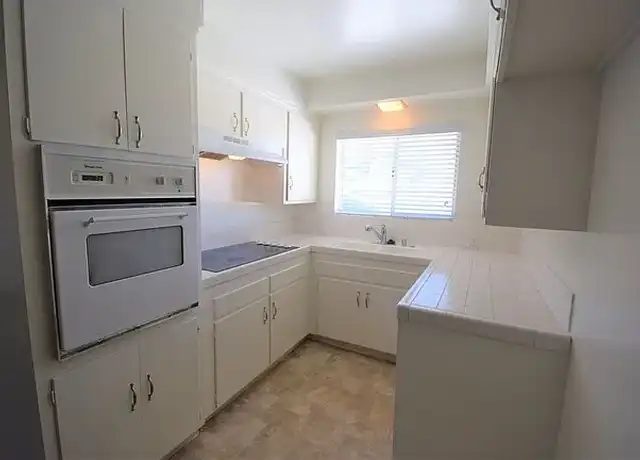Property at 24347 Newhall Ave, Newhall, CA, 91321, 1-2 bed, 1-2 bath, [object Object]