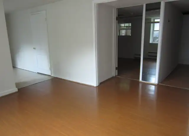 Property at 621 Clemmer Ave Unit 1, Cincinnati, OH, 45219, 2 beds, 1 bath, [object Object]