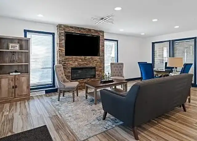 Property at Coventry Park Apartments - 3926 S Redwood Dr, Independence, MO, 64055, 1 bed, 1 bath, [object Object]