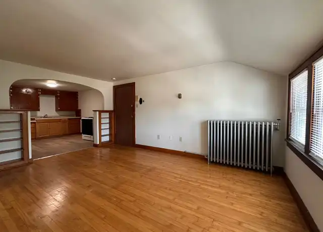 Property at 822 Pine St Apt 20, Green Bay, WI, 54301, 2 beds, 1 bath, [object Object]
