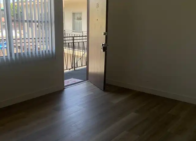 Property at 1333 S Westlake Ave Unit 14, Los Angeles, CA, 90006, 1 bed, 1 bath, [object Object]