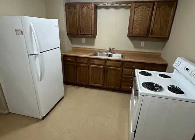 Property at 314 S Church St Unit 9, Lynnville, IN, 47619, 1 bed, 1 bath, [object Object]