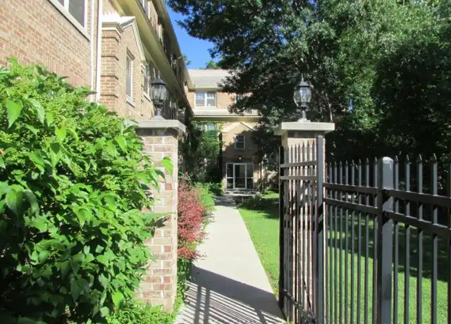 Property at 2420 E Washington Ave Unit 9, Madison, WI, 53704, 1 bed, 1 bath, [object Object]