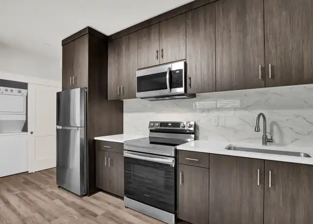 Property at 7350 N Greenwich Ave Unit 203, Portland, OR, 97217, 2 beds, 1 bath, [object Object]