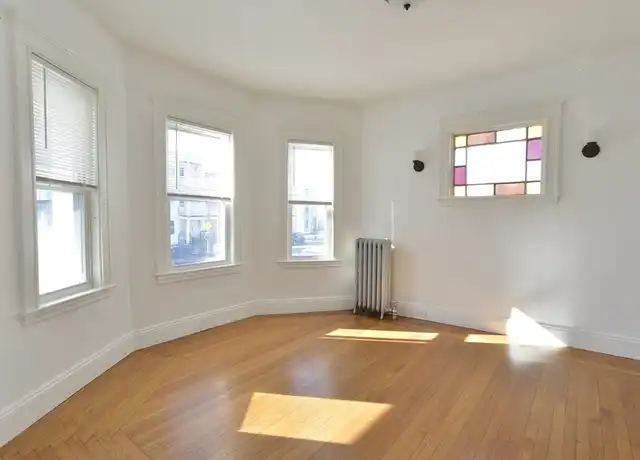Property at 36 Saranac St Unit 1, Boston, MA, 02122, 3 beds, 1 bath, [object Object]