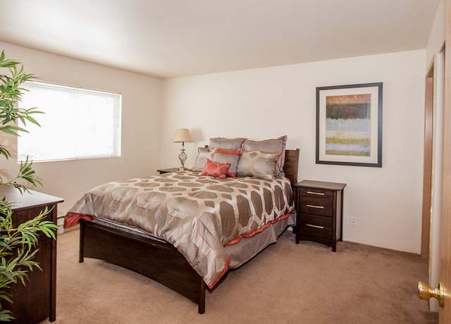Photo of 901 NW Sunburst Ct, Moses Lake, WA 98837