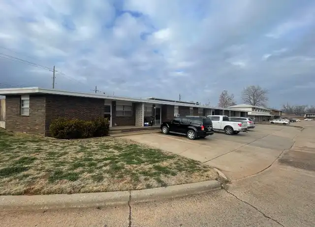 Property at 1303 Meadow Ln Unit 1, Weatherford, OK, 73096, 1 bed, 1 bath, [object Object]