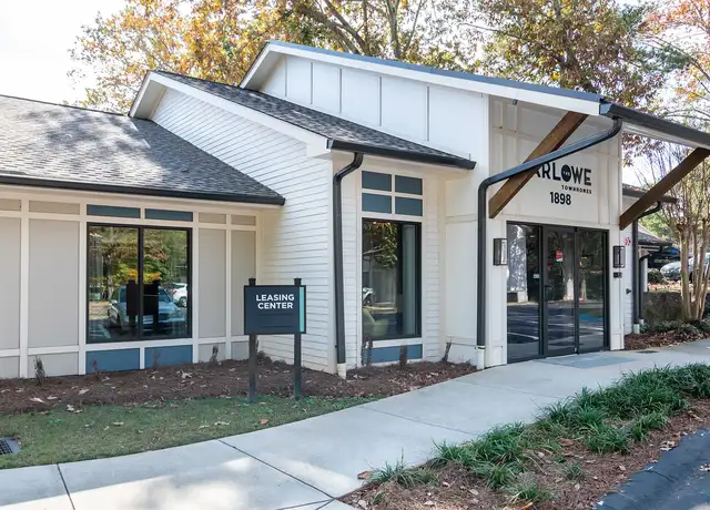 Photo of 1898 Spring Rd SE, Smyrna, GA 30080