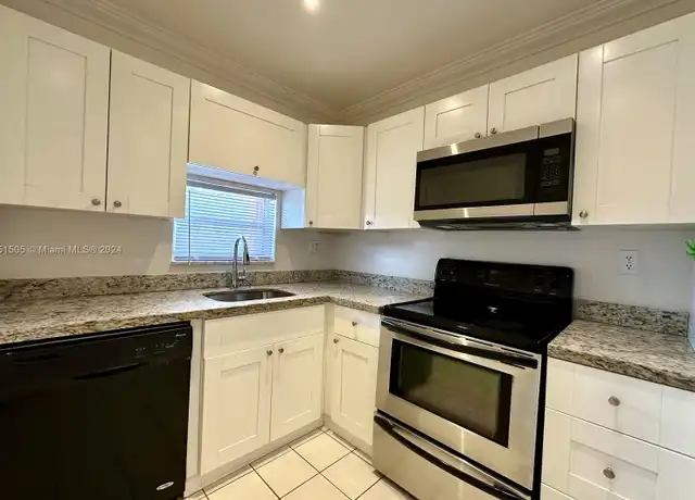 Property at 8940 S Hollybrook Blvd #307, Pembroke Pines, FL, 33025, 2 beds, 2 baths, [object Object]