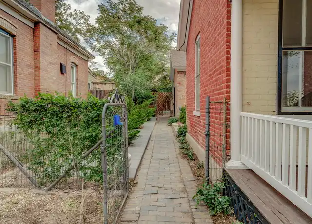 Property at 208 Edith Blvd SE, Albuquerque, NM, 87102, 3 beds, 2 baths, [object Object]