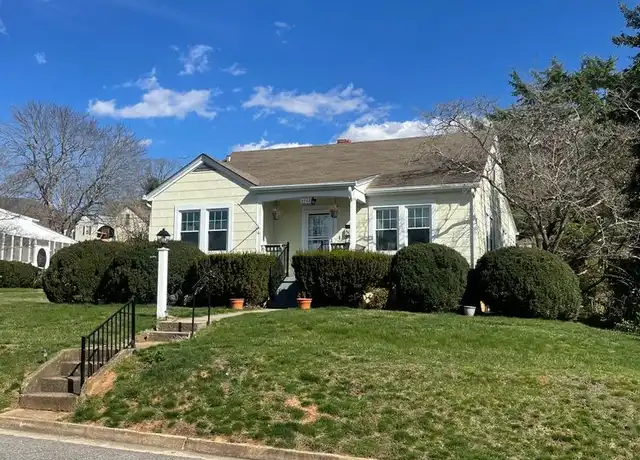 Property at 2346 Oak Ave, Buena Vista, VA, 24416, 4 beds, 1 bath, [object Object]