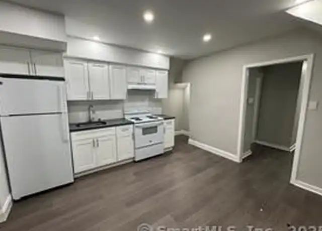 Property at 644 Brooks St Unit 3, Bridgeport, CT, 06608, 2 beds, 1 bath, [object Object]