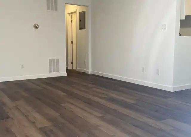 Property at 827 10th St Unit 04, Santa Monica, CA, 90403, 2 beds, 1 bath, [object Object]