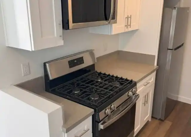 Property at 827 10th St Unit 04, Santa Monica, CA, 90403, 2 beds, 1 bath, [object Object]
