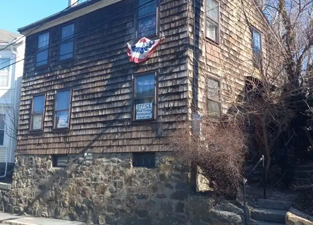 Property at 154 Pleasant St, Marblehead, MA, 01945, 2 beds, 1 bath, [object Object]