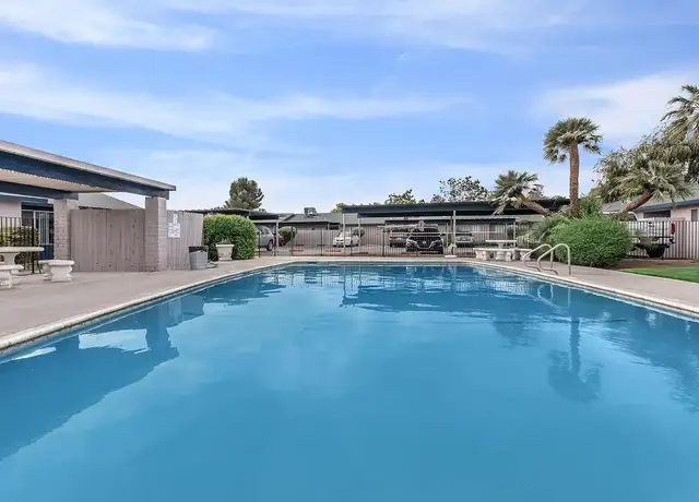 Photo of 3340 E Dakota Ave, Fresno, CA 93726