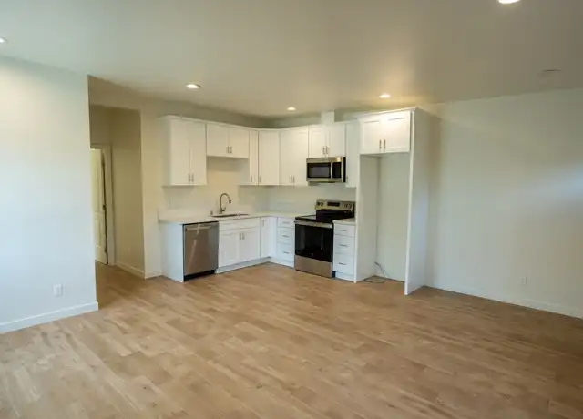 Property at 6736 1/2 Tampa Ave, Reseda, CA, 91335, 1 bed, 1 bath, [object Object]