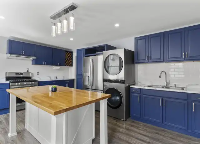 Property at 160 Easton Ave Unit 2, Waterbury, CT, 06704, 2 beds, 1 bath, [object Object]