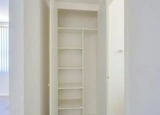 Property at 1600 W Highland Ave, Phoenix, AZ, 85015, 1 bed, 1 bath, [object Object]