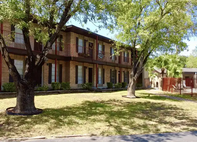 Property at Vista De Palmas Apartments - 1415 W Freddy Gonzalez Dr, Edinburg, TX, 78539, 1-3 bed, 1-2 bath, [object Object]