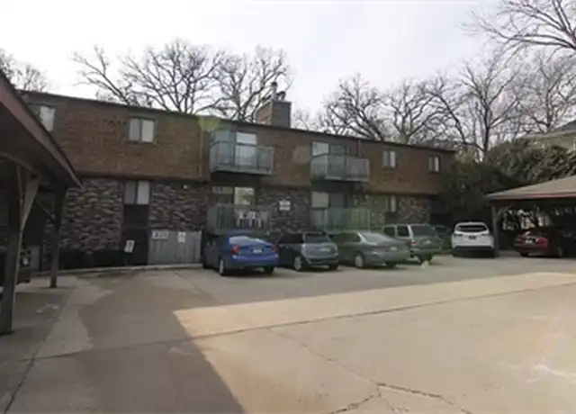 Property at 221 River St #6, Iowa City, IA, 52246, 2 beds, 1 bath, [object Object]