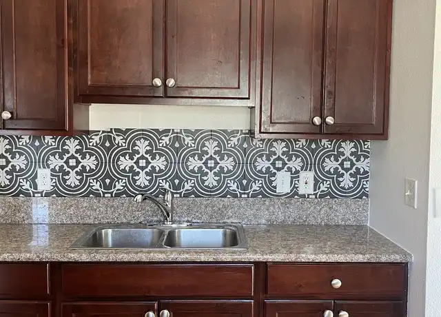 Property at 524 W 81st St Unit 524, Los Angeles, CA, 90044, 2 beds, 1 bath, [object Object]