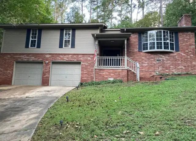 Property at 303 Ouita Cir, Russellville, AR, 72802, 3 beds, 2 baths, [object Object]