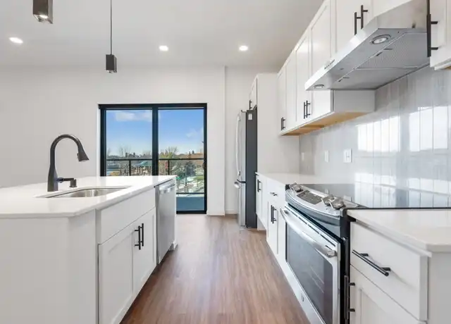Property at 100 N Farwell St Unit 218, Eau Claire, WI, 54703, 2 beds, 1 bath, [object Object]