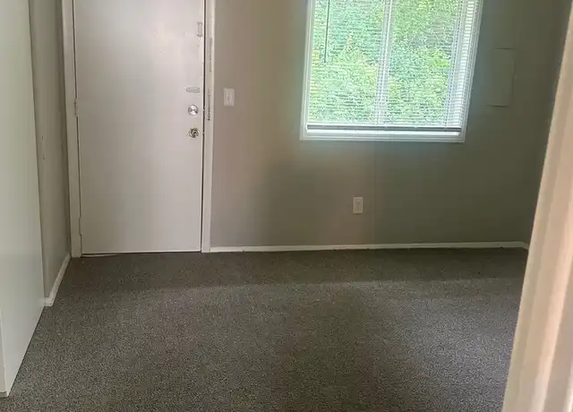 Property at 1004 Fayette Dr Unit 1143, Fort Wayne, IN, 46816, 1 bed, 1 bath, [object Object]