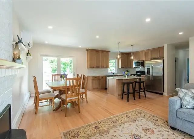 Property at 5 Sherri Ln, Middletown, RI, 02842, 3 beds, 2 baths, [object Object]