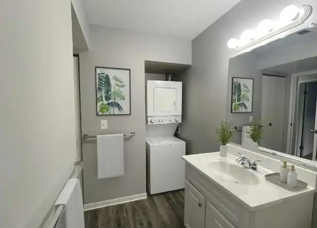 Property at 4125 W Sylvania Ave, Toledo, OH, 43623, 2 beds, 1 bath, [object Object]