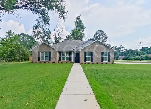 Property at 300 Angela St, Prattville, AL, 36066, 4 beds, 2 baths, [object Object]