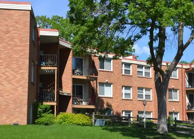 Property at 4036 37th Ave N Unit 4036-304, Robbinsdale, MN, 55422, 2 beds, 1 bath, [object Object]