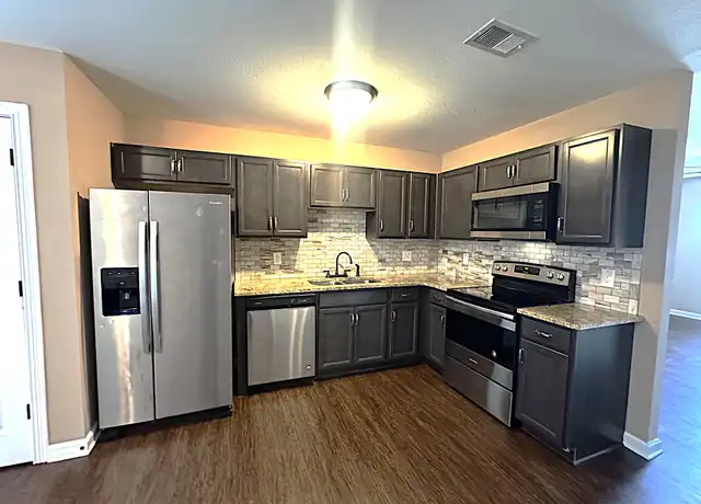Property at 2503 Rollow Ln, Clarksville, TN, 37043, 2 beds, 1.5 baths, [object Object]