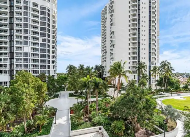 Property at 21055 Yacht Club Dr, Aventura, FL, 33180, 3 beds, 2 baths, [object Object]