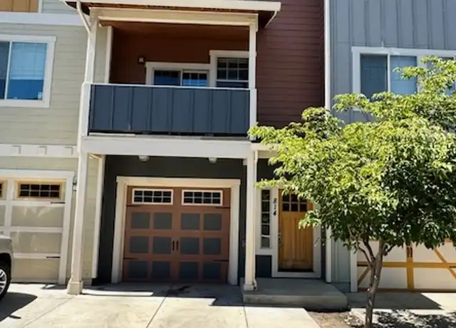 Property at 814 Overcup St, Medford, OR, 97501, 3 beds, 2.5 baths, [object Object]