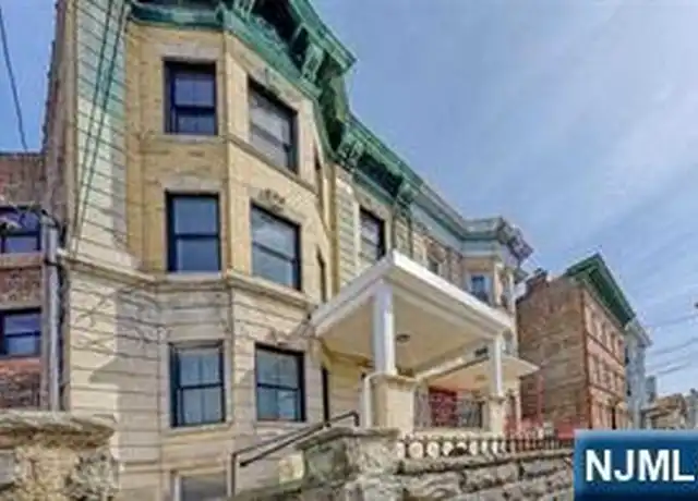 Property at 618 14th St Unit 2, Union City, NJ, 07087, 4 beds, 2 baths, [object Object]