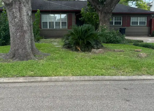 Property at 5564 Aspen St, Bellaire, TX, 77401, 3 beds, 3 baths, [object Object]