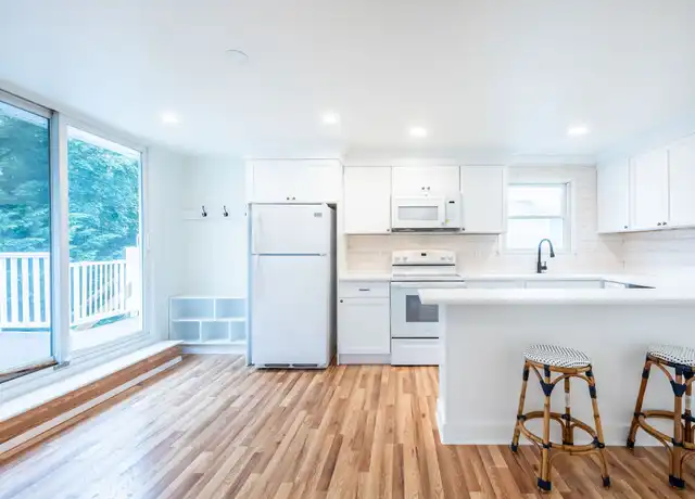 Property at 47 Edgewood Rd, Port Washington, NY, 11050, 1 bed, 1 bath, [object Object]