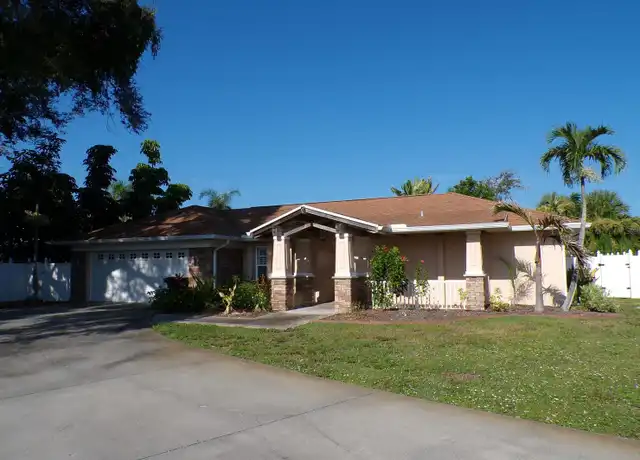 Property at 446 W Gate Dr, Venice, FL, 34285, 3 beds, 2 baths, [object Object]