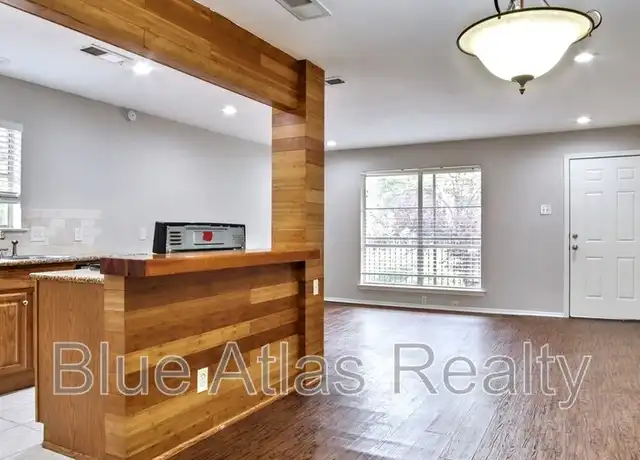 Property at 3903 Hawthorne Ave Unit 204, Dallas, TX, 75219, 1 bed, 1 bath, [object Object]