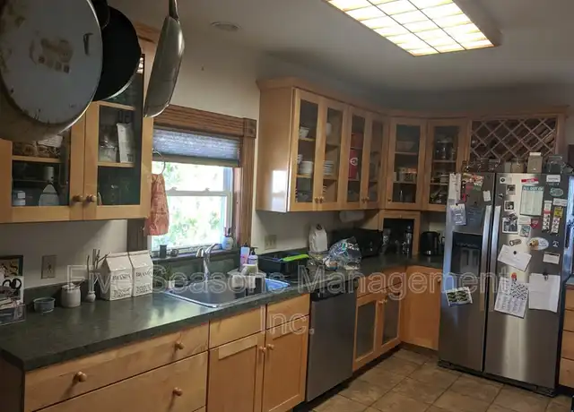 Property at 10 Pearl St Unit B, Burlington, VT, 05401, 2 beds, 2 baths, [object Object]