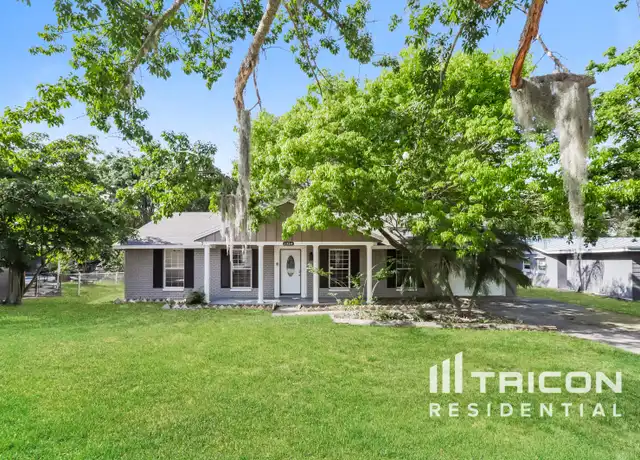 Property at 1334 Stately Oaks Dr NW, Winter Haven, FL, 33881, 3 beds, 2 baths, [object Object]