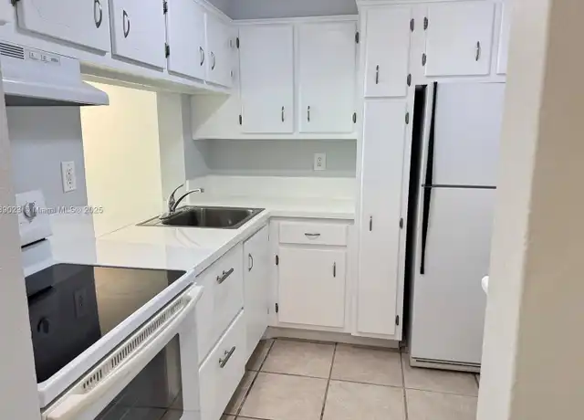 Property at 9641 SW 77th Ave Unit 305D, Miami, FL, 33156, 1 bed, 1 bath, [object Object]