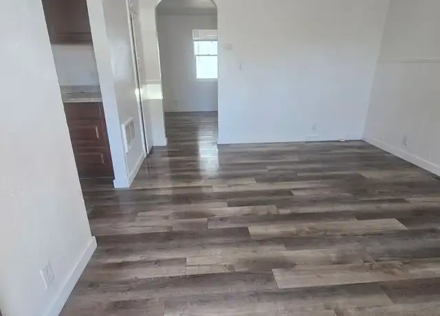 Property at Division St Apartments - 1029 S Division St, Moses Lake, WA, 98837, 1 bed, 1 bath, [object Object]