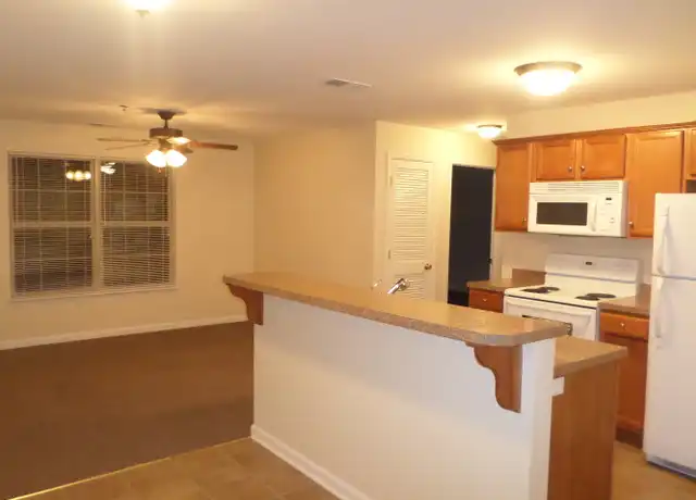 Property at 1755 Galbraith Rd Unit 313, Frankfort, KY, 40601, 2 beds, 2 baths, [object Object]